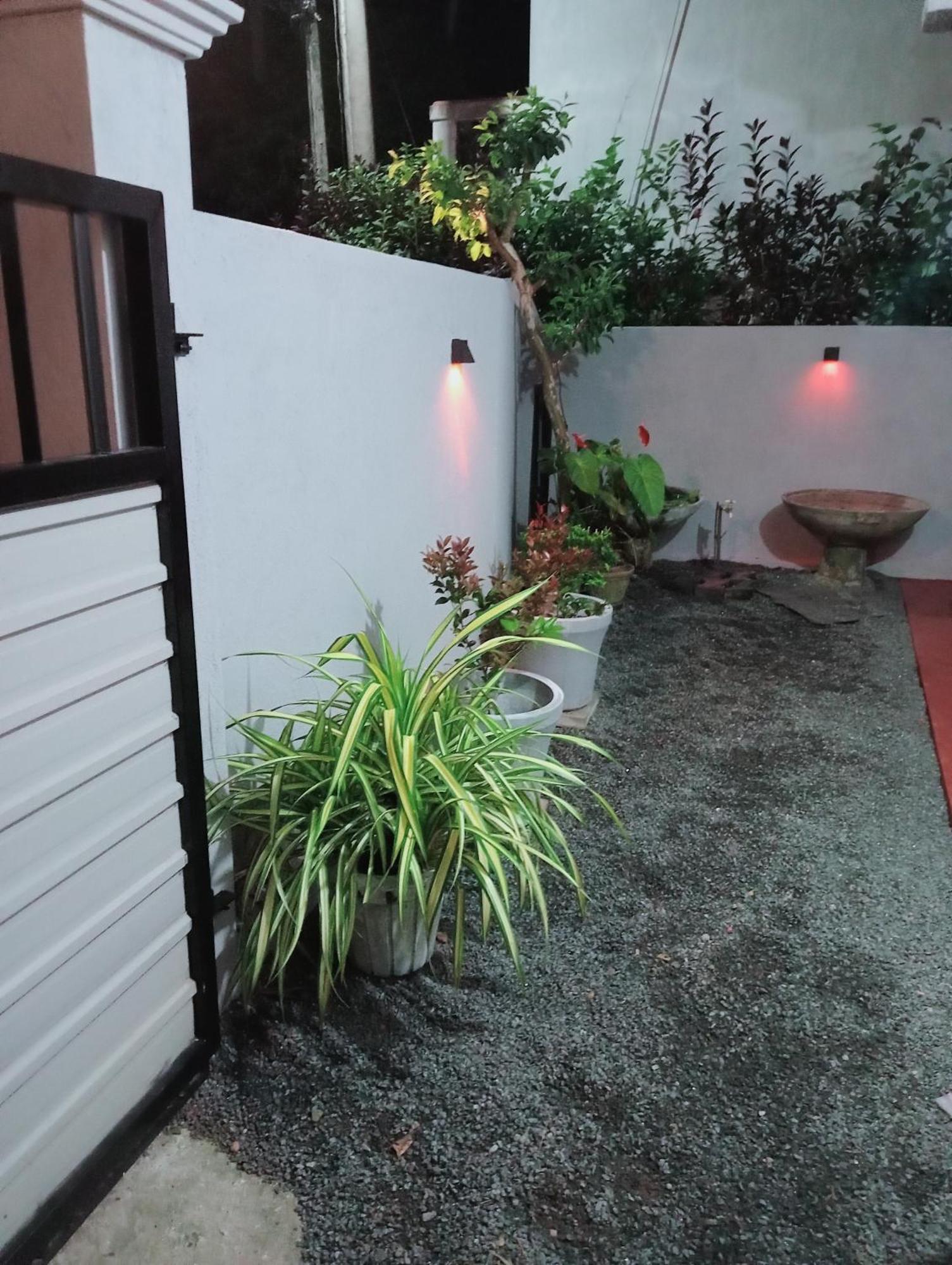 Great Yeheni Villa Hikkaduwa Bagian luar foto