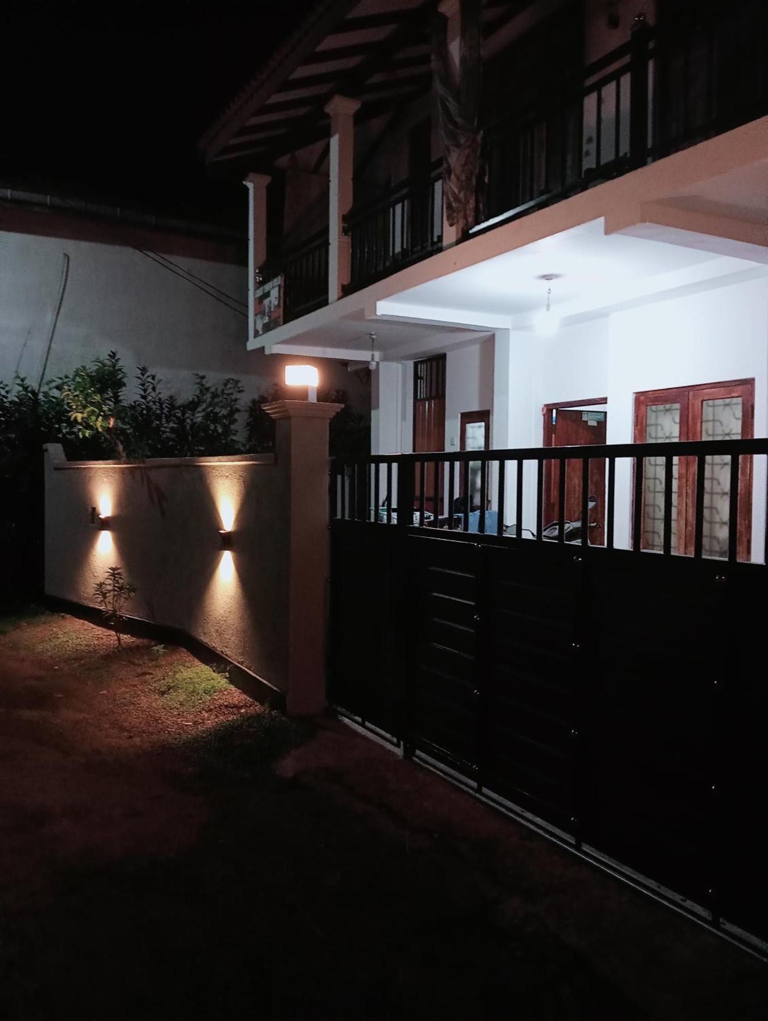Great Yeheni Villa Hikkaduwa Bagian luar foto