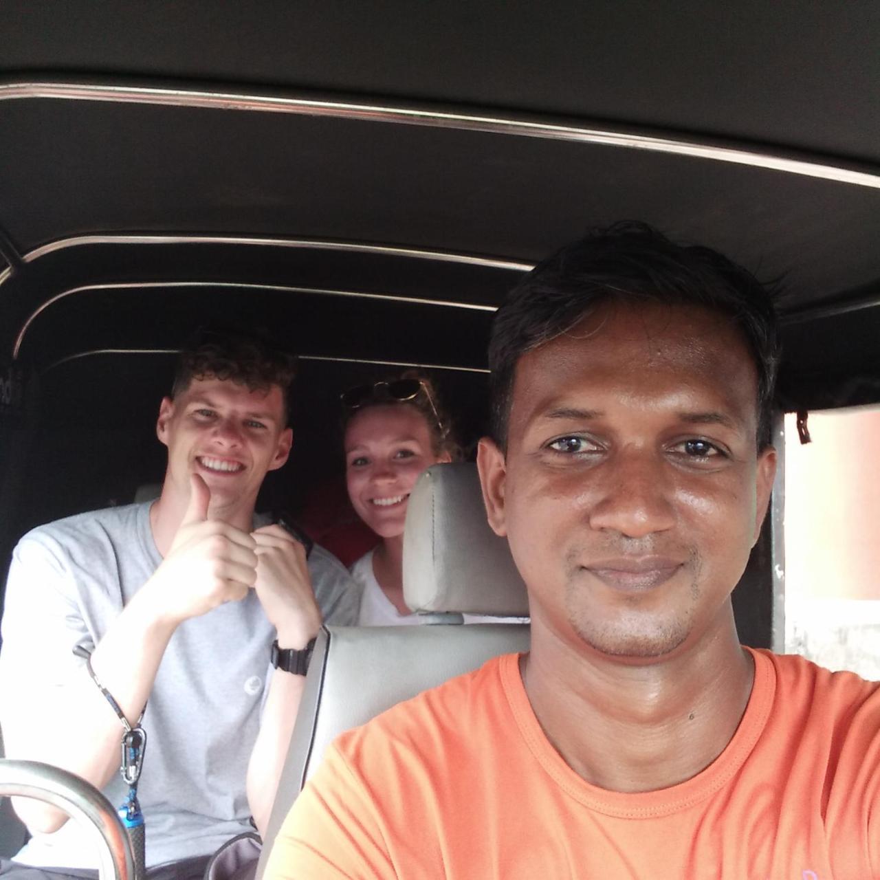 Great Yeheni Villa Hikkaduwa Bagian luar foto