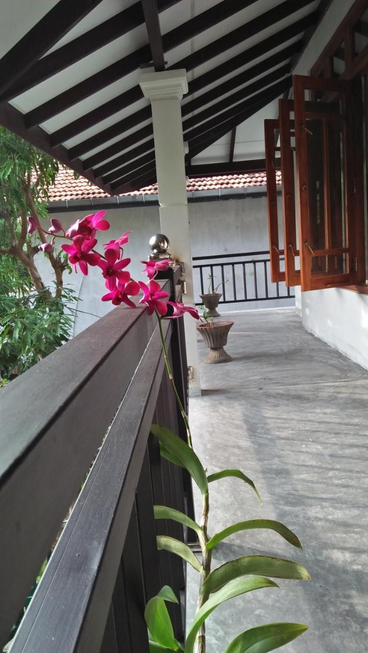 Great Yeheni Villa Hikkaduwa Bagian luar foto