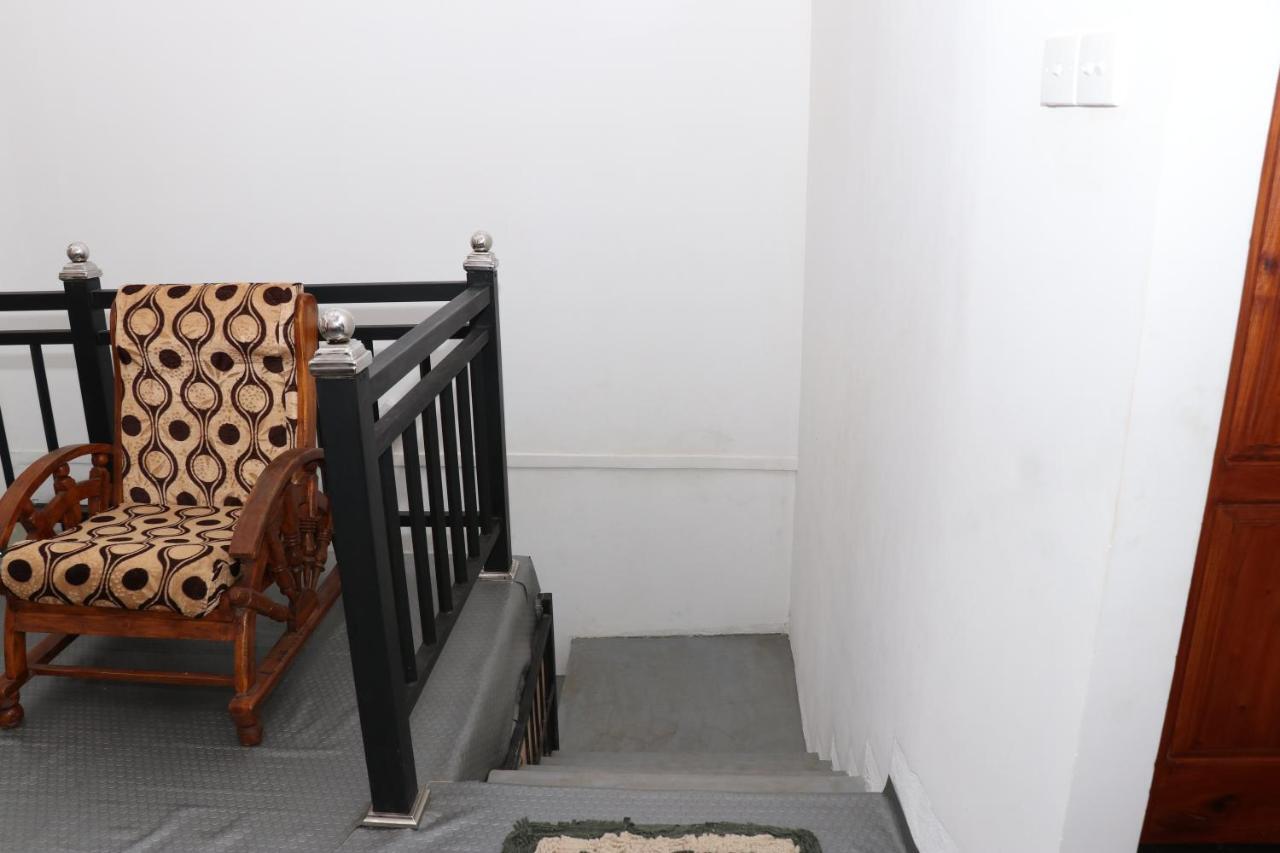 Great Yeheni Villa Hikkaduwa Bagian luar foto