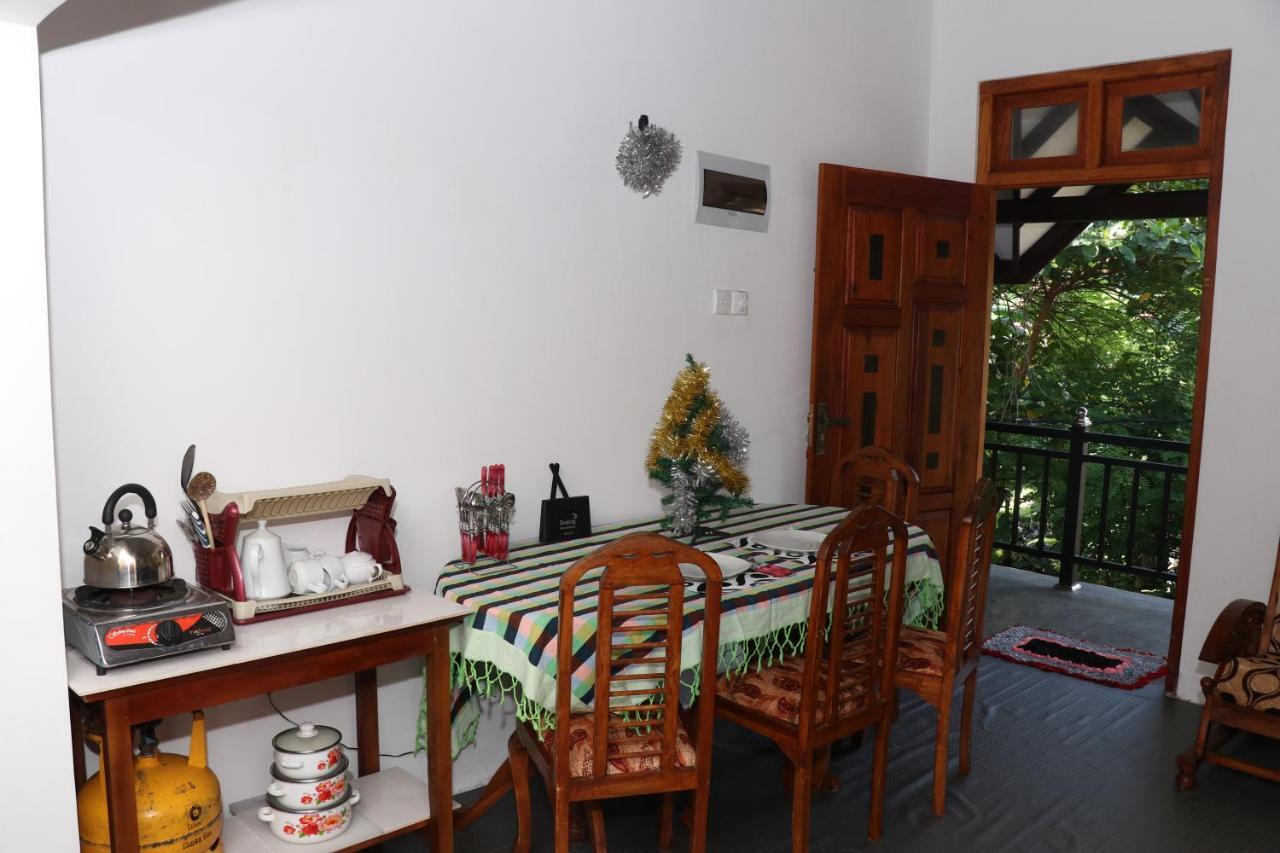 Great Yeheni Villa Hikkaduwa Bagian luar foto